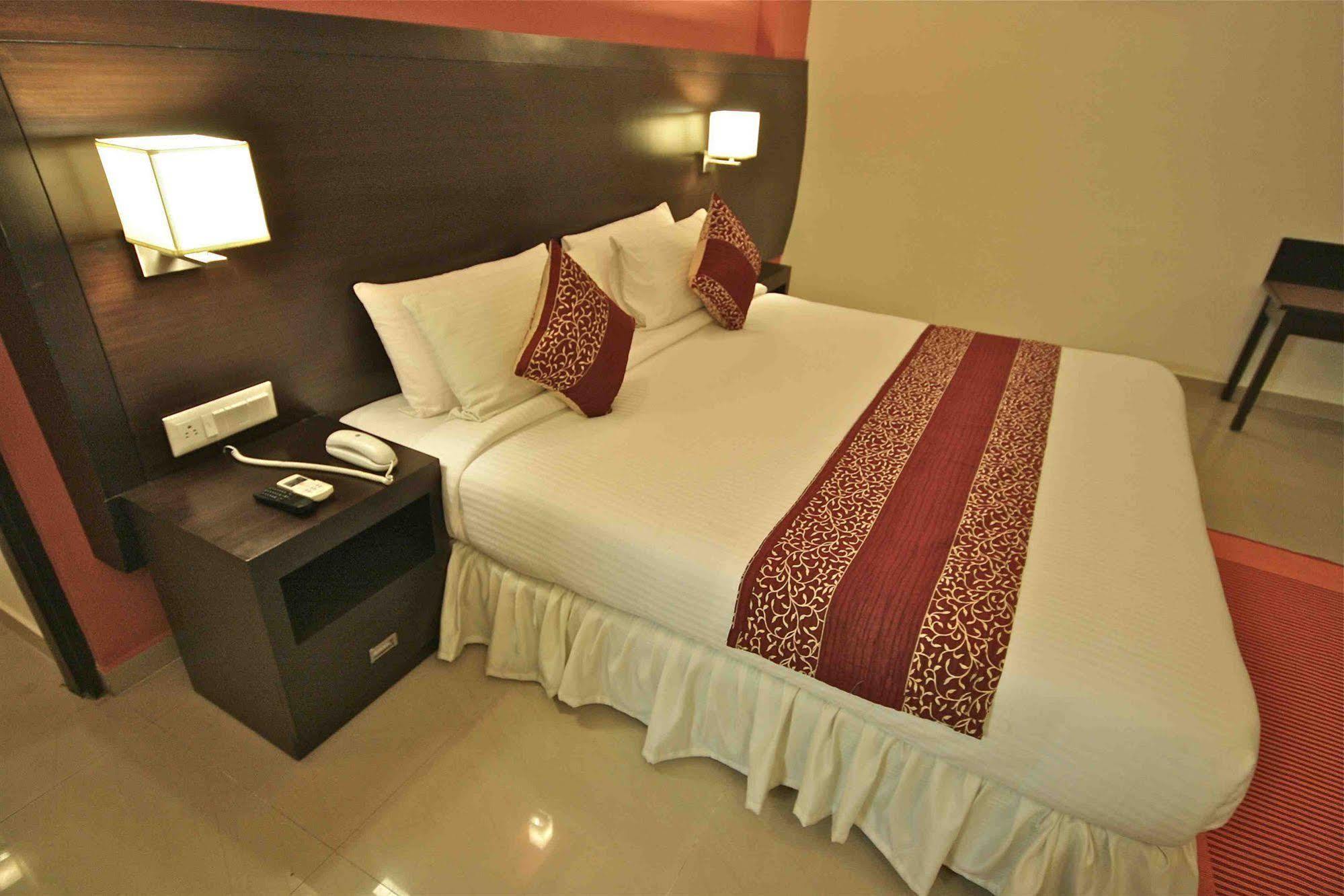Treebo Trend Sterling Suites Inn Bengaluru Kültér fotó